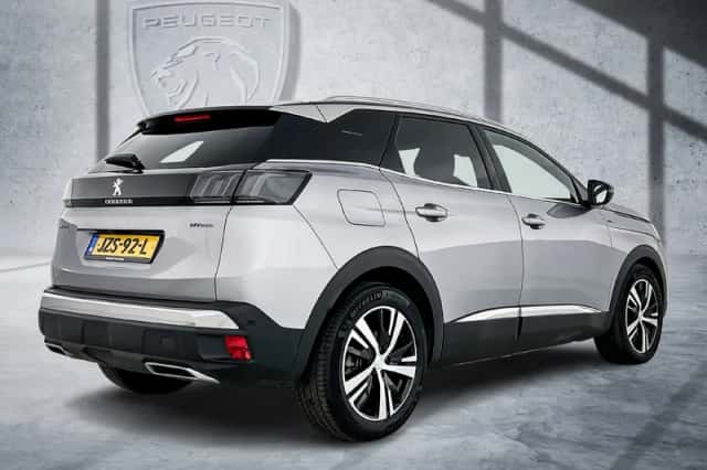 Peugeot 3008 (2023) thumbnail 4