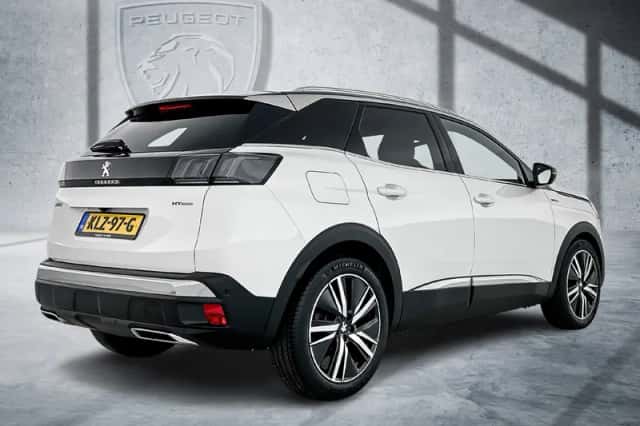 Peugeot 3008 (2022) thumbnail 3