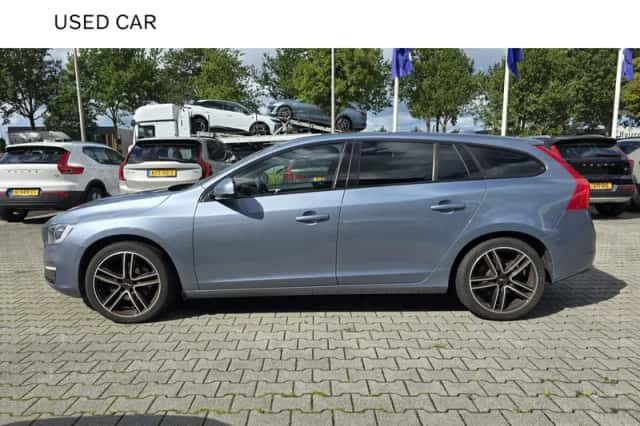 Volvo V60 (2018) thumbnail 1