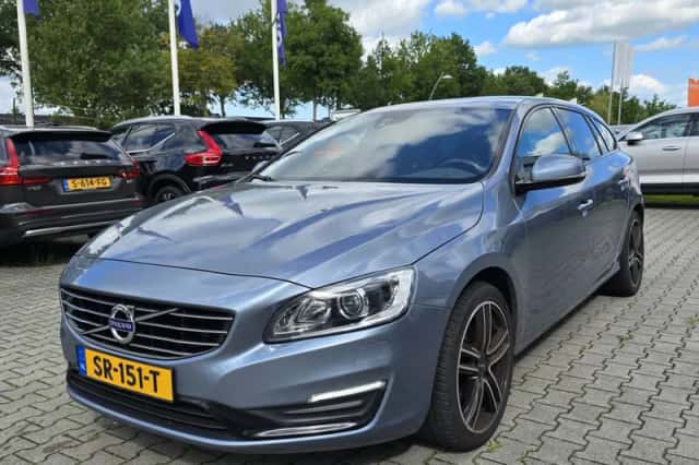 Volvo V60 (2018) thumbnail 5