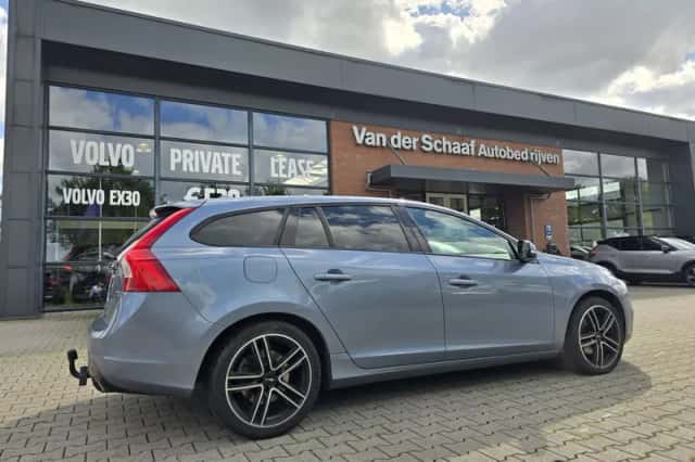 Volvo V60 (2018) thumbnail 6