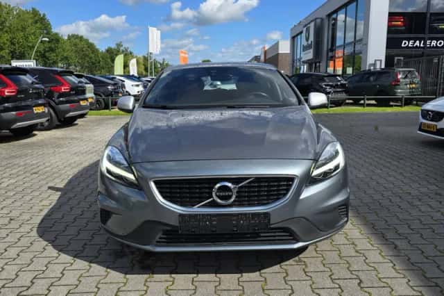Volvo V40 (2018) thumbnail 4