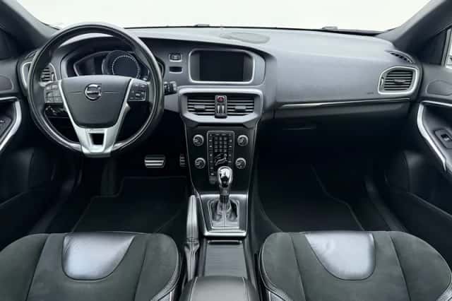 Volvo V40 (2019) thumbnail 2