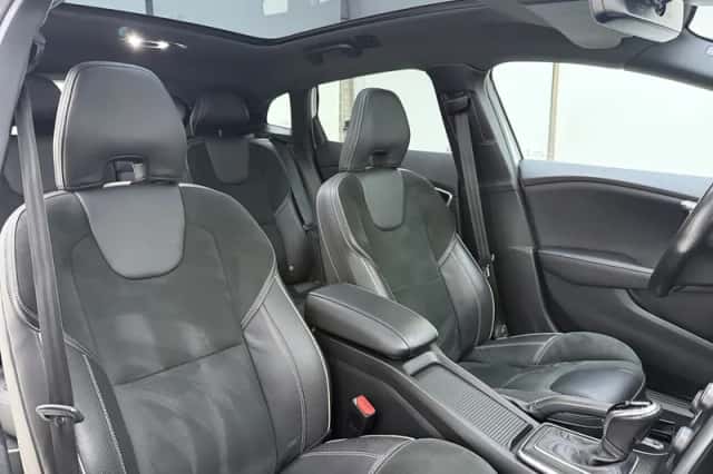 Volvo V40 (2019) thumbnail 4