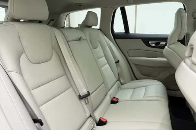 Volvo V60 (2022) thumbnail 6