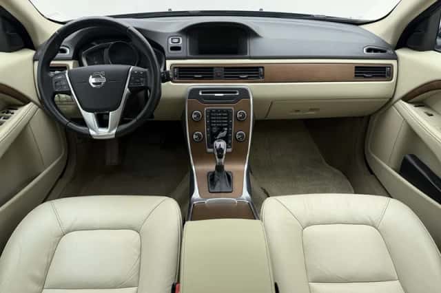 Volvo XC70 (2013) thumbnail 2