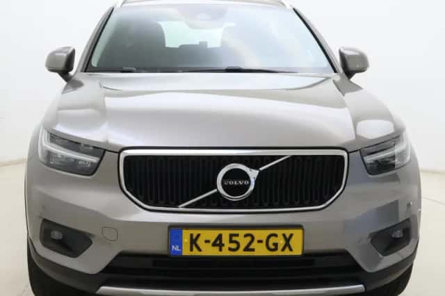 Volvo XC40 (2021) thumbnail 5