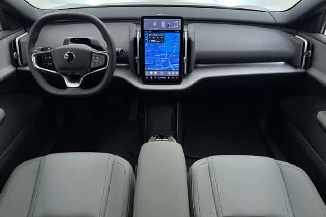 Volvo EX30 Cross Country (2026) thumbnail 2