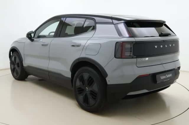 Volvo EX30 Cross Country (2026) thumbnail 3