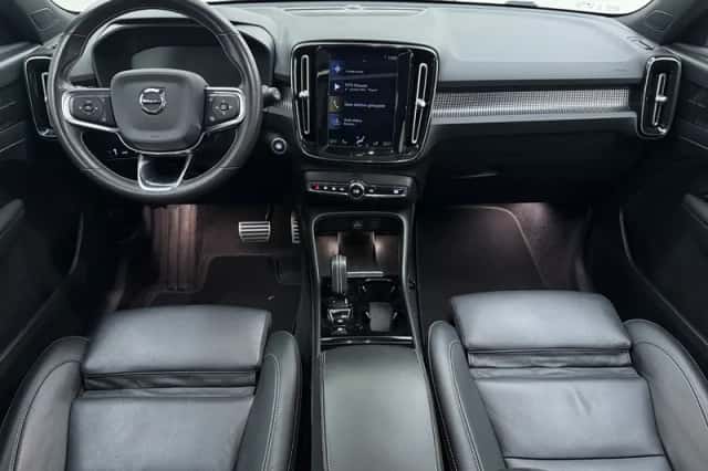 Volvo XC40 (2021) thumbnail 2