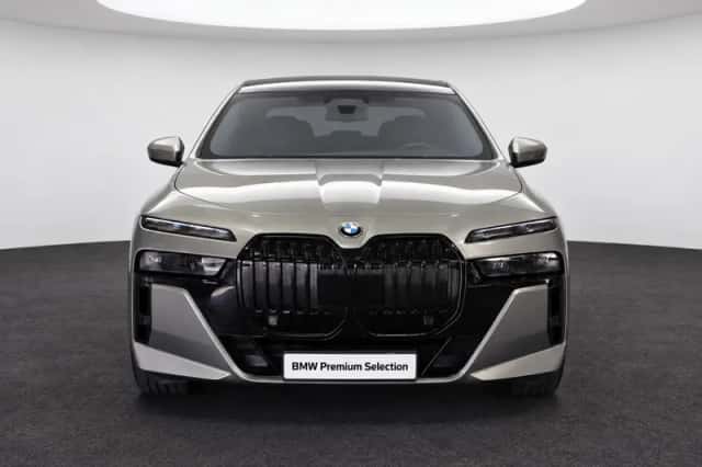BMW 7-Serie (2023) thumbnail 5