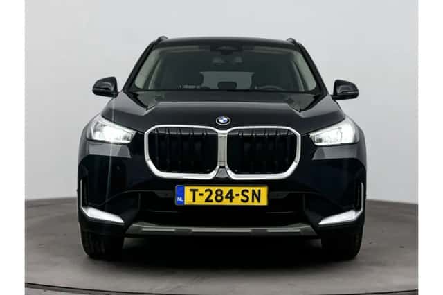 BMW X1 (2023) thumbnail 5