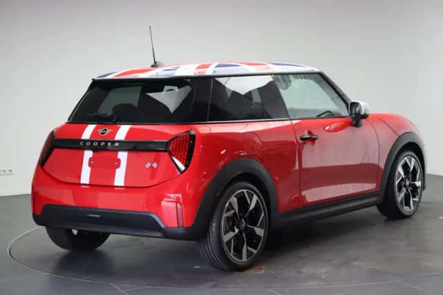 MINI Cooper (2026) thumbnail 3