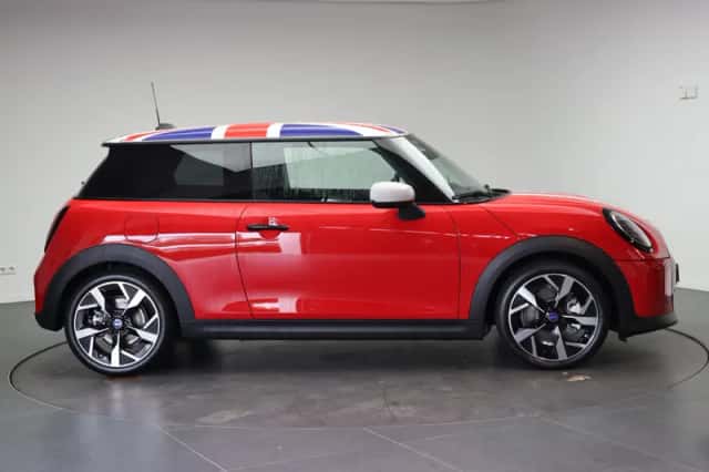 MINI Cooper (2026) thumbnail 4
