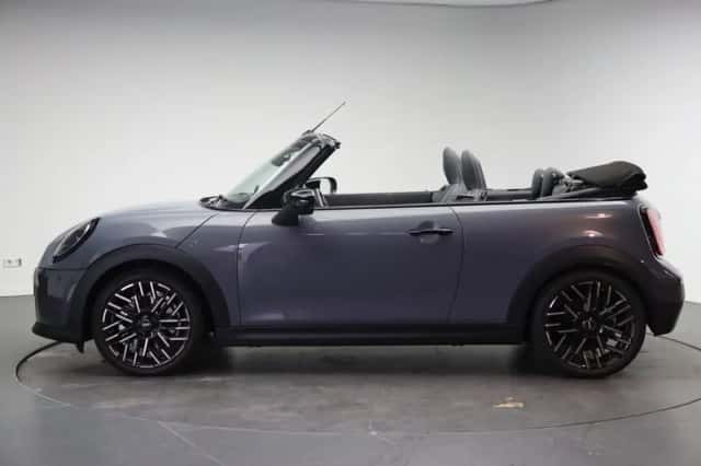 MINI Cabrio (2026) thumbnail 2