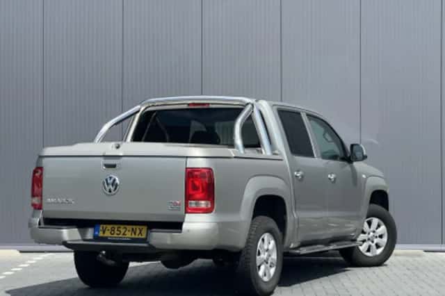 Volkswagen Amarok (2012) thumbnail 2
