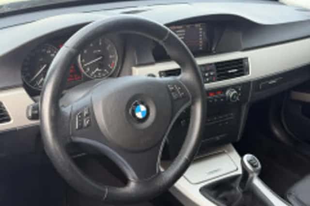 BMW 3-Serie (2011) thumbnail 4