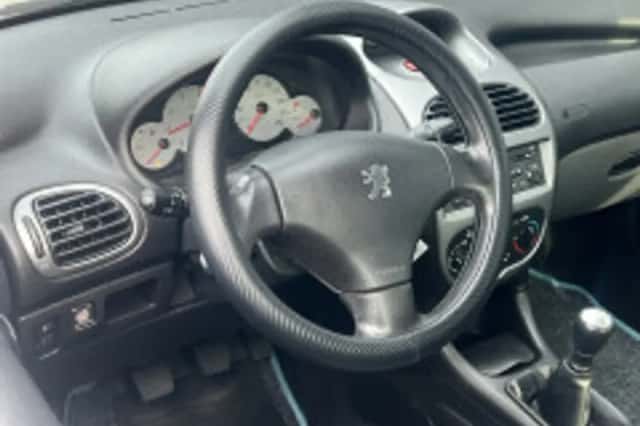 Peugeot 206 (2009) thumbnail 3