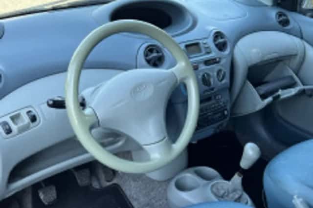 Toyota Yaris (2001) thumbnail 3