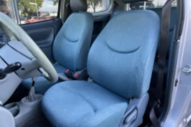 Toyota Yaris (2001) thumbnail 4
