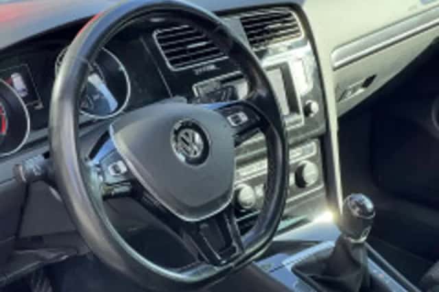 Volkswagen Golf (2014) thumbnail 3