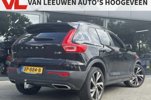Volvo XC40 (2019) thumbnail 2