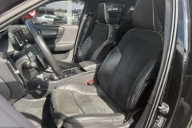 Volvo XC40 (2019) thumbnail 5
