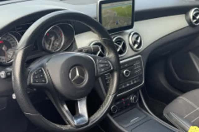 Mercedes-Benz CLA-Klasse (2015) thumbnail 4