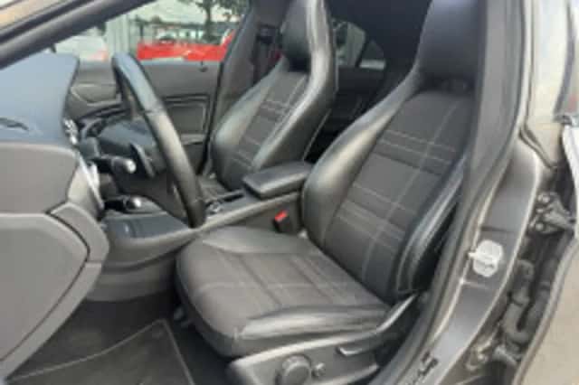 Mercedes-Benz CLA-Klasse (2015) thumbnail 5