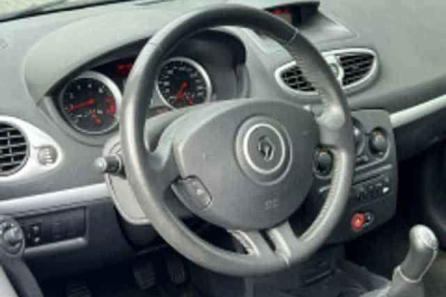 Renault Clio (2010) thumbnail 3