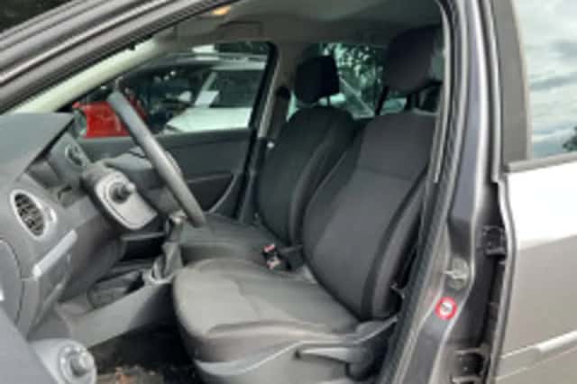 Renault Clio (2010) thumbnail 5