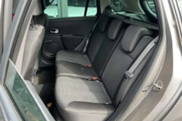 Renault Clio (2010) thumbnail 6