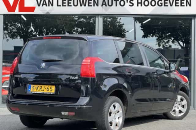 Peugeot 5008 (2013) thumbnail 2