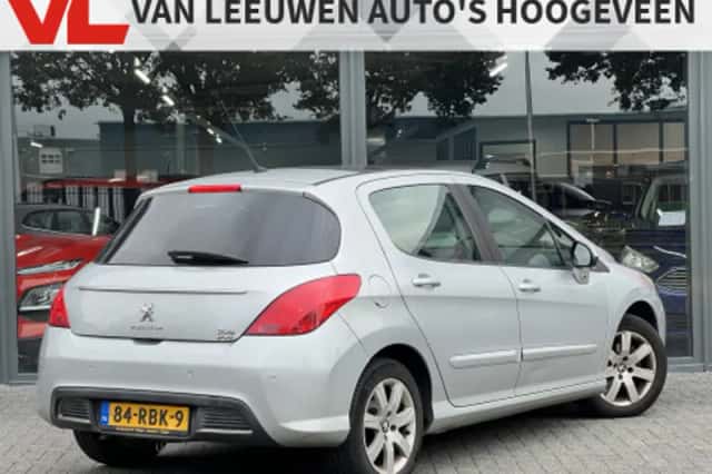 Peugeot 308 (2011) thumbnail 2