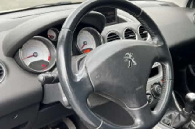 Peugeot 308 (2011) thumbnail 4