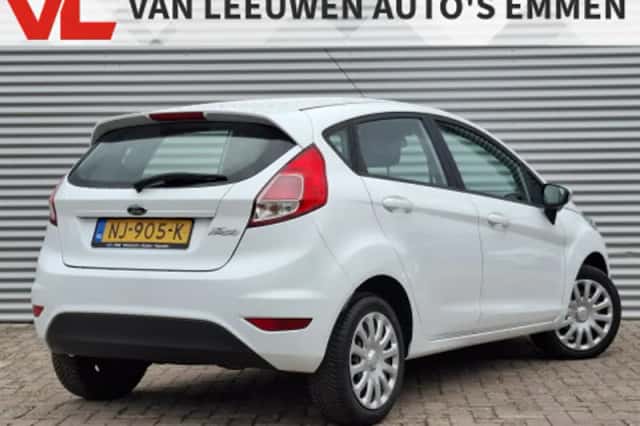 Ford Fiesta (2017) thumbnail 2