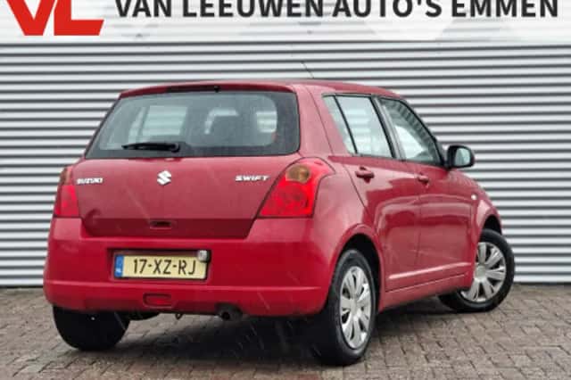 Suzuki Swift (2007) thumbnail 2