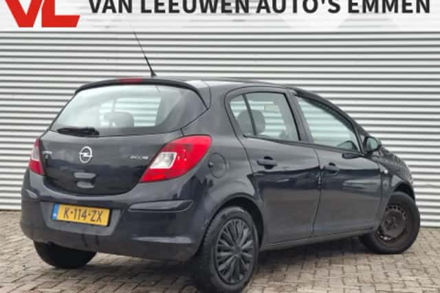 Opel Corsa (2011) thumbnail 2