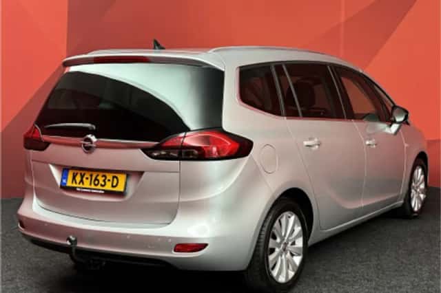 Opel Zafira Tourer (2014) thumbnail 2
