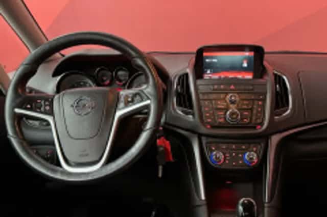 Opel Zafira Tourer (2014) thumbnail 4