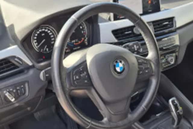 BMW X1 (2021) thumbnail 4