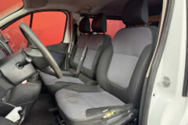 Opel Vivaro (2017) thumbnail 4