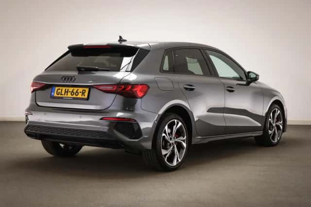 Audi A3 (2021) thumbnail 2