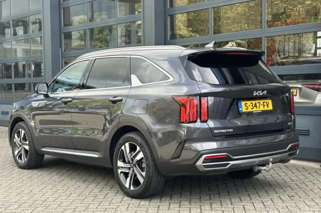 Kia Sorento (2023) thumbnail 2