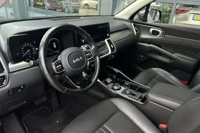 Kia Sorento (2023) thumbnail 3
