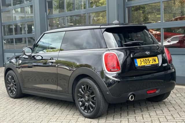 MINI Cooper (2020) thumbnail 2