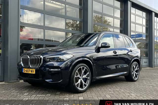 BMW X5 (2022) thumbnail 1