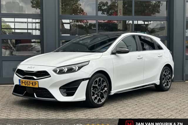 Kia Ceed (2022) thumbnail 1