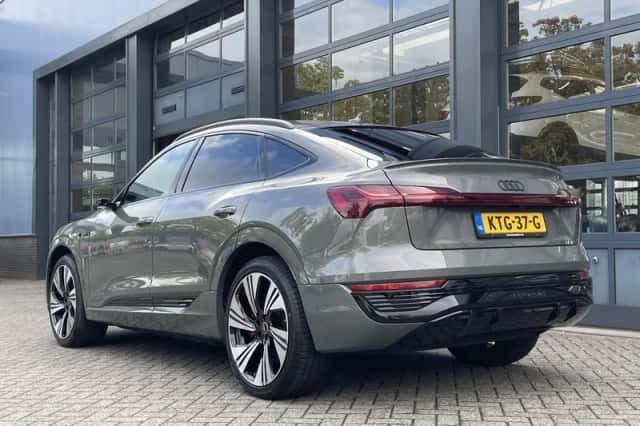 Audi Q8 e-tron (2023) thumbnail 2