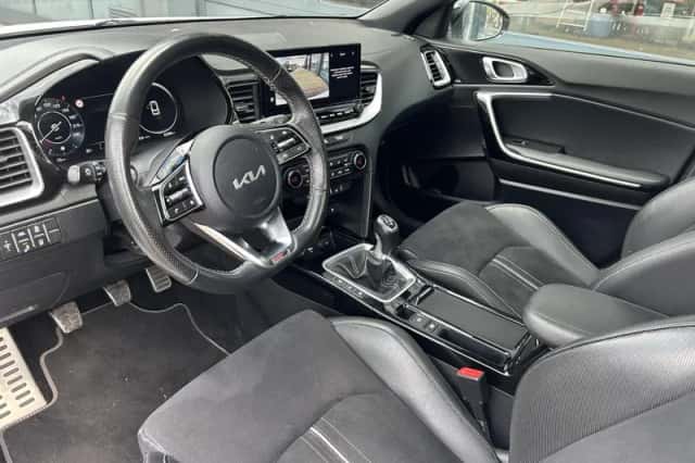 Kia Ceed (2022) thumbnail 3